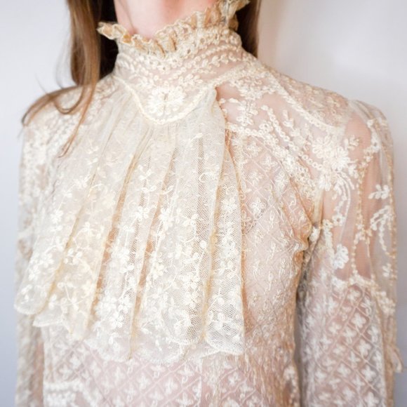 ANTIQUE Ruffle Neck Long-Sleeve Ivory Lace Blouse - Picture 6 of 7